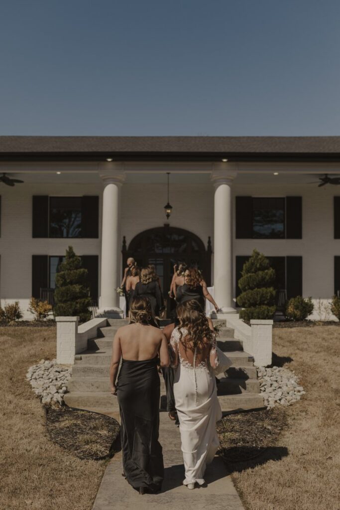 bridal party at Houstons wedding venue in Northeast Arkansas